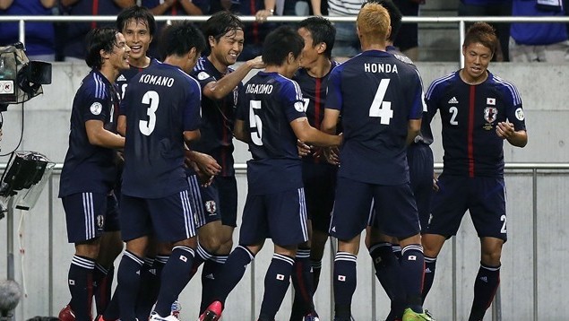 Quase l&aacute;: Jap&atilde;o vence Om&atilde; e est&aacute; quase garantido em 2014