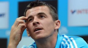 Barton inicia vigilância sobre Neymar no Twitter