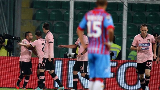 Com gol centen&aacute;rio de Miccoli, Palermo vence d&eacute;rbi da Sic&iacute;lia