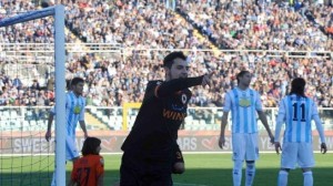 Roma vence na conta do chá; Fiorentina consegue empate