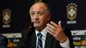 Volta de Felipão tem igreja, cartola e fotos em hospital