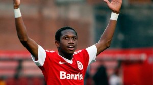 Ronaldinho? Fred, do Inter, é a aposta de Assis para 2014