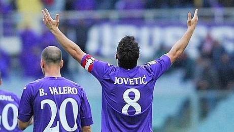 Fiorentina d&aacute; baile no Cagliari e sobe para a quarta posi&ccedil;&atilde;o