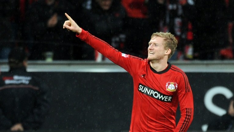 Leverkusen vence e passa Dortmund na Bundesliga