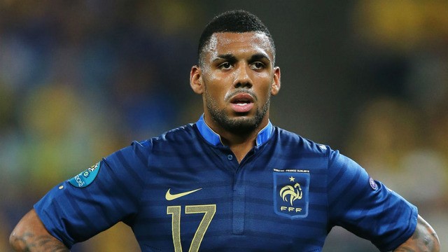 M&rsquo;Vila &eacute; suspenso da sele&ccedil;&atilde;o francesa at&eacute; a Copa de 2014