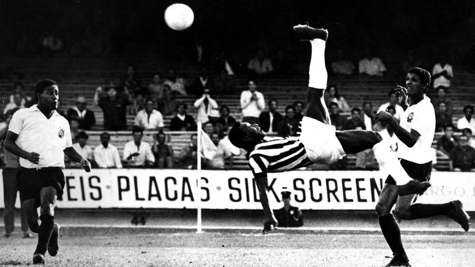 No dia 4 de novembro de 1969, Corinthians anulava Pelé e impedia o milésimo gol
