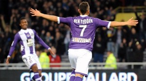 Lavada! Toulouse impede Lyon de assumir liderança