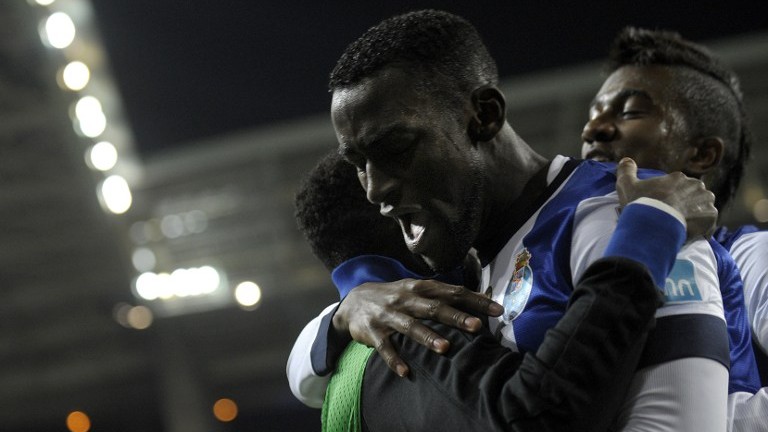 Dever de casa: Porto vence Moreirense e segue l&iacute;der