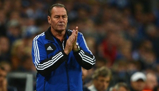 Em sequência ruim, Schalke demite Huub Stevens