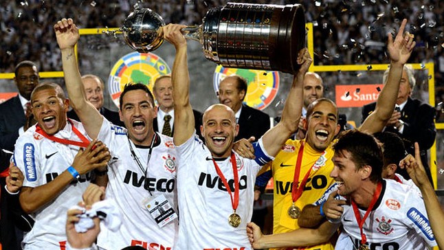 Corinthians e Flu cabe&ccedil;as de chave da Libertadores. E da&iacute;?