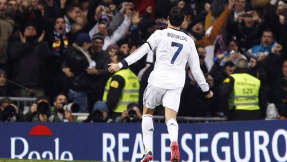 Cristiano Ronaldo decide e Real vence cl&aacute;ssico com Atl&eacute;tico