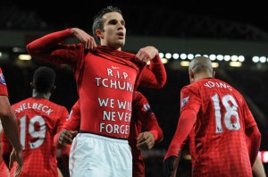 Tchuna, o cabeleireiro cabo-verdiano de Van Persie