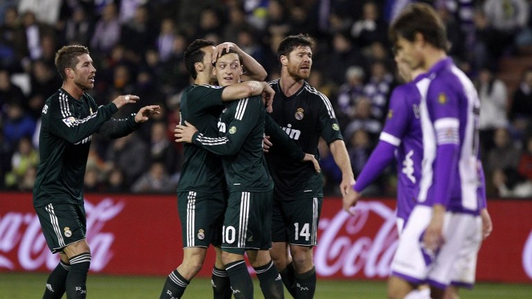 Bale chegou, mas torcida do Real n&atilde;o quer perder &Ouml;zil