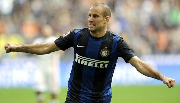 Sem perigo: Até com Palacio no gol, Inter elimina Verona
