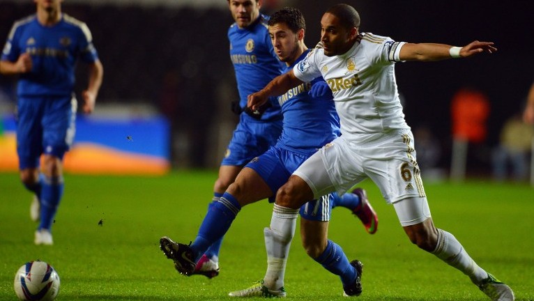 Voando! Swansea tira o Chelsea e &eacute; finalista da Copa da Liga