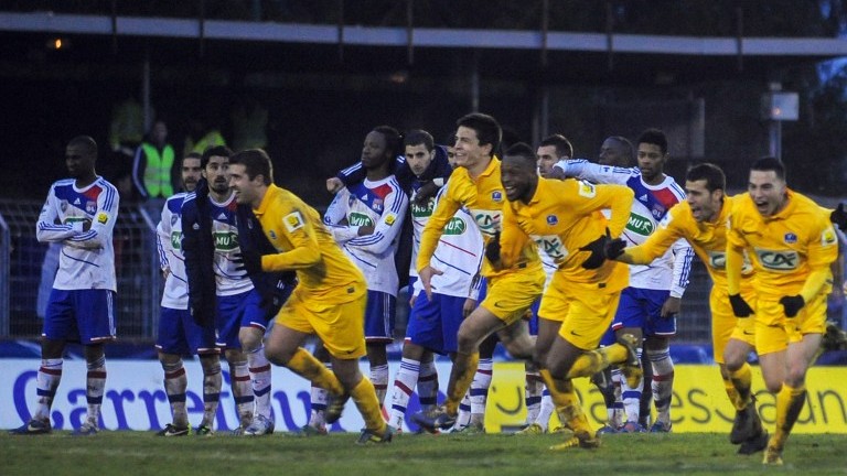 Vergonha: Lyon &eacute; eliminado por time da 3&ordf; divis&atilde;o