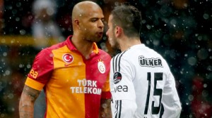 Felipe Melo nega ter cuspido em jogador do Besiktas