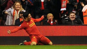 Liverpool faz campanha para Suárez ser “jogador do ano” na PL