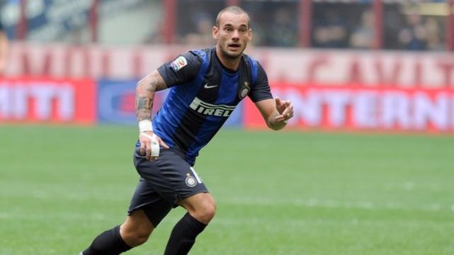 Com sal&aacute;rio alto, Sneijder deve sair por menos que Pato