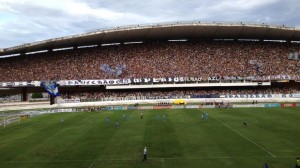 Uma multidão de apaixonados