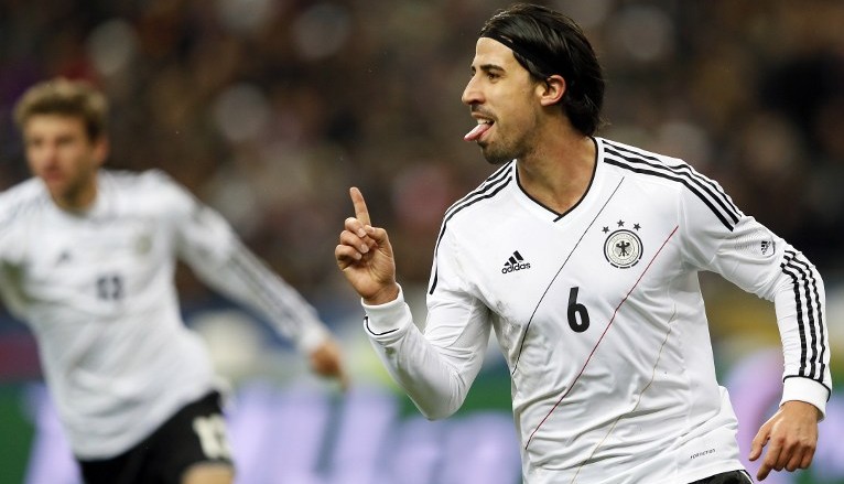 Khedira comemora o gol da virada alem&atilde; (AFP PHOTO / PATRICK KOVARIK)