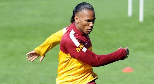 Ironia de Drogba contra ato racista &eacute; uma resposta &agrave; altura