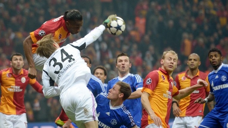 Schalke ignora caldeir&atilde;o e arranca empate do Galatasaray