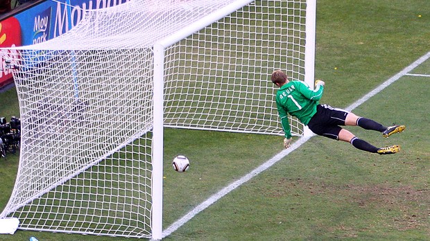 Tecnologia na linha do gol ser&aacute; usada na Copa de 2014