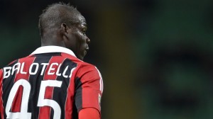 Inter é multada por insultos da sua torcida a Balotelli