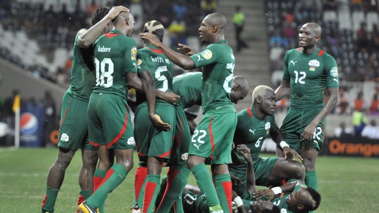 Burkina Faso vence as próprias dificuldades e elimina Togo
