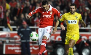 Benfica vence e barra fenômeno do Paços de Ferreira
