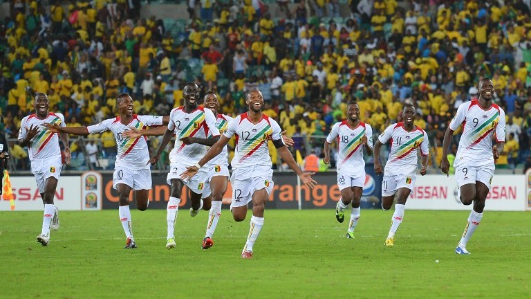 No drama dos p&ecirc;naltis, Mali supera &Aacute;frica do Sul