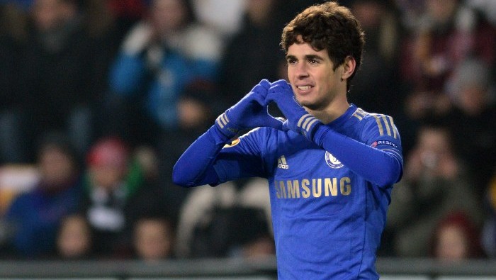 Oscar comemora gol, feito no lance seguinte &agrave; sua entrada no jogo AFP PHOTO / MICHAL CIZEK