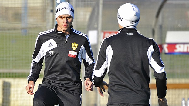 Anzhi vai &agrave; Alemanha para consolidar classifica&ccedil;&atilde;o na LE