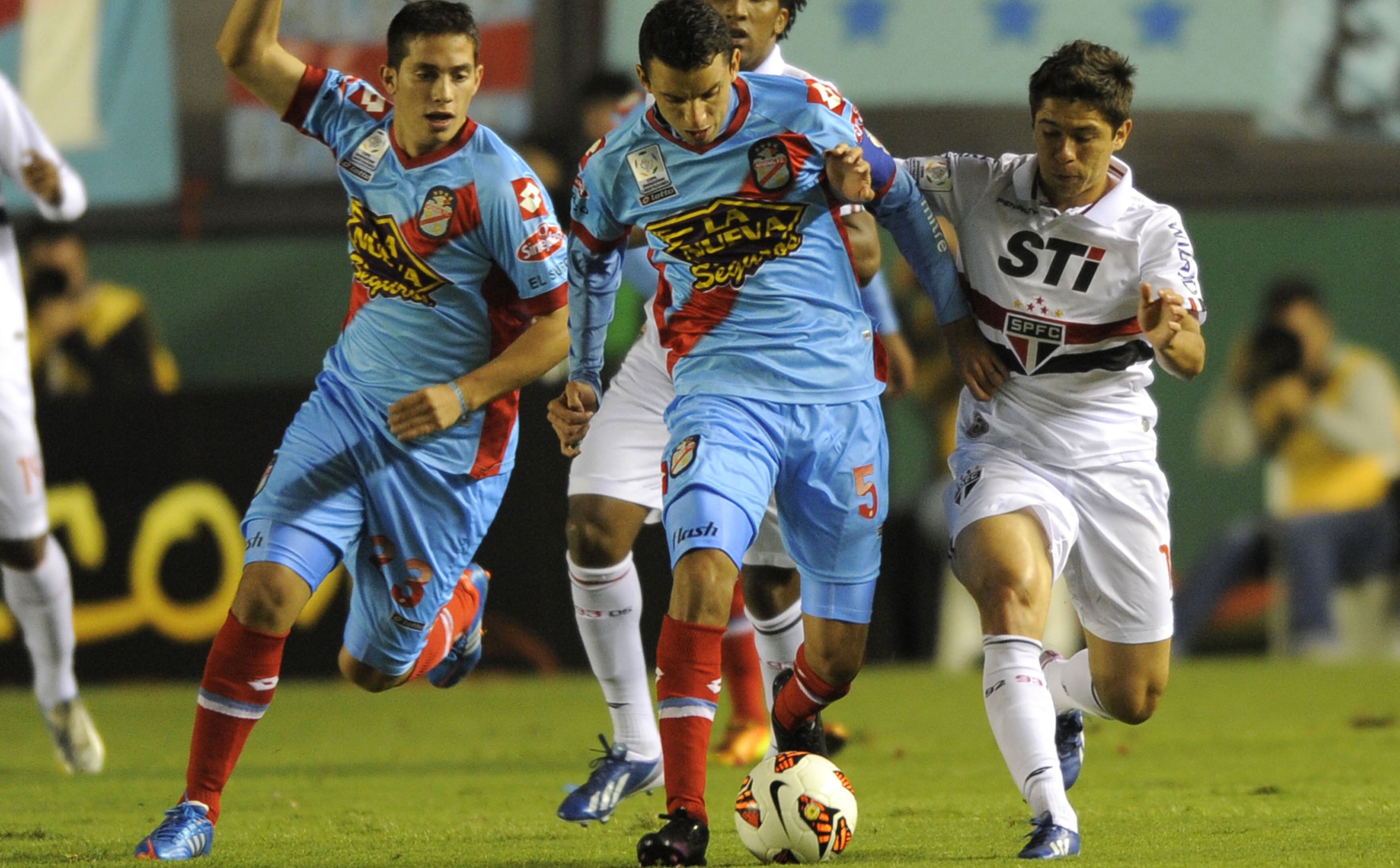 S&atilde;o Paulo cai para o Arsenal e se complica na Libertadores