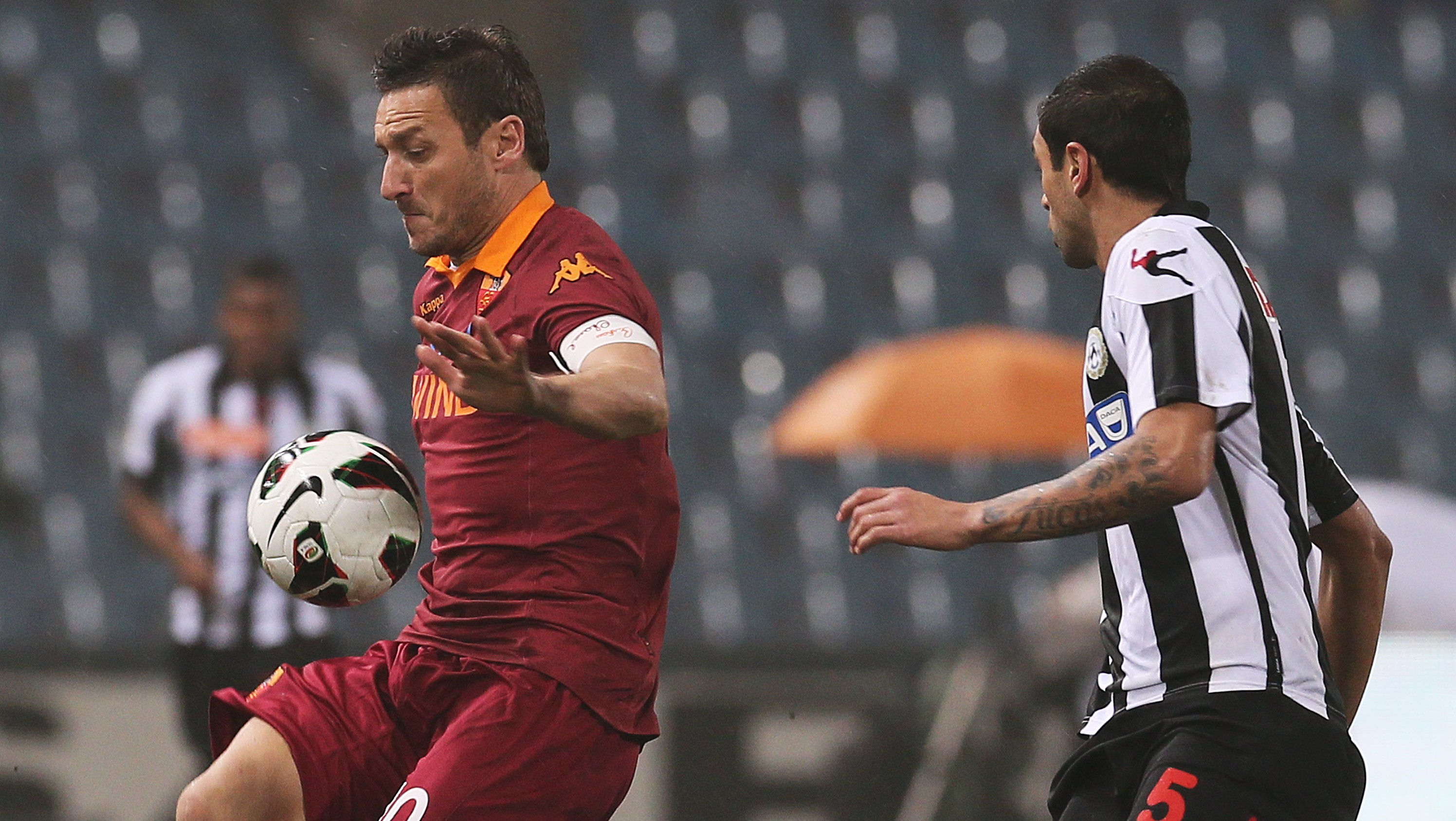 Roma cede empate &agrave; Udinese e interrompe ascens&atilde;o