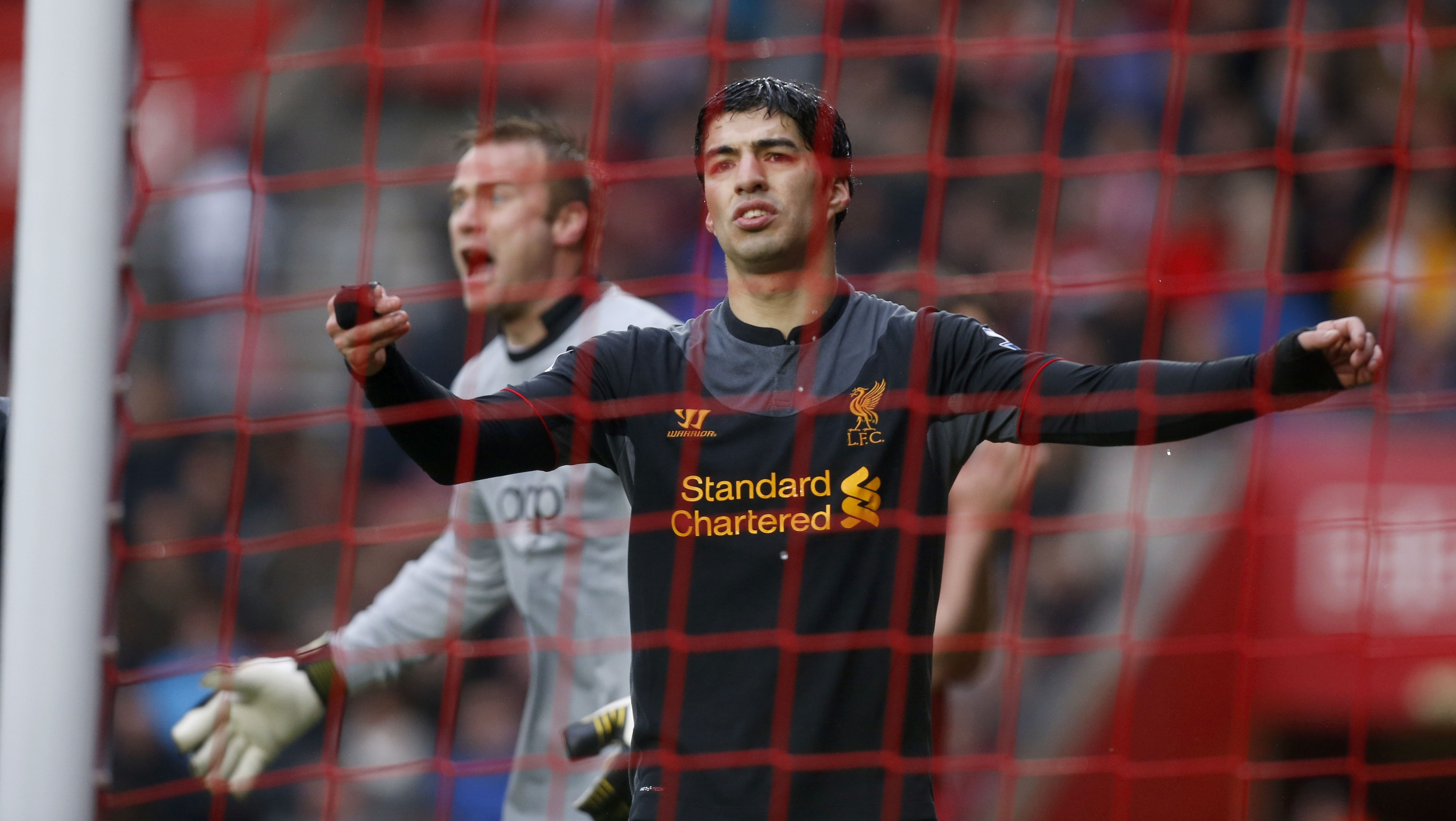 Imponente, Southampton p&otilde;e fim na ascens&atilde;o do Liverpool