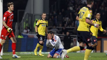 Lyon tropeça no Sochaux e facilita o trabalho do PSG