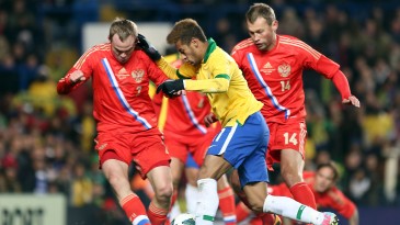 Desorganizado e sem Neymar brilhar, Brasil só empata