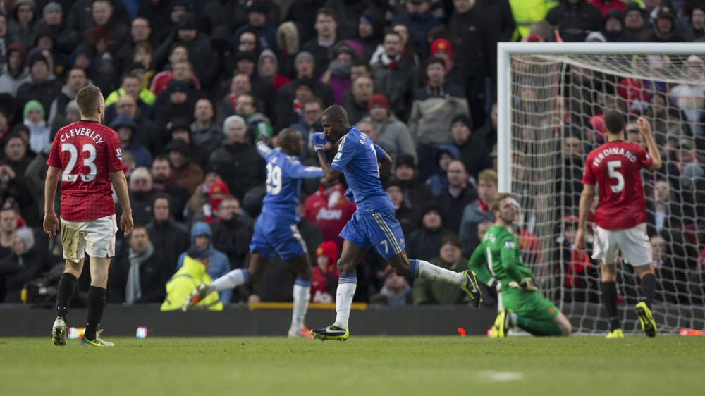 Chelsea resiste aos Diabos Vermelhos e for&ccedil;a reencontro