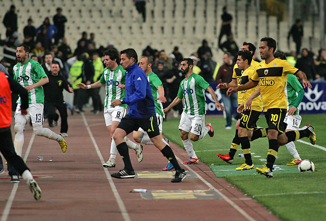 130414232320-aek-riot-single-image-cut