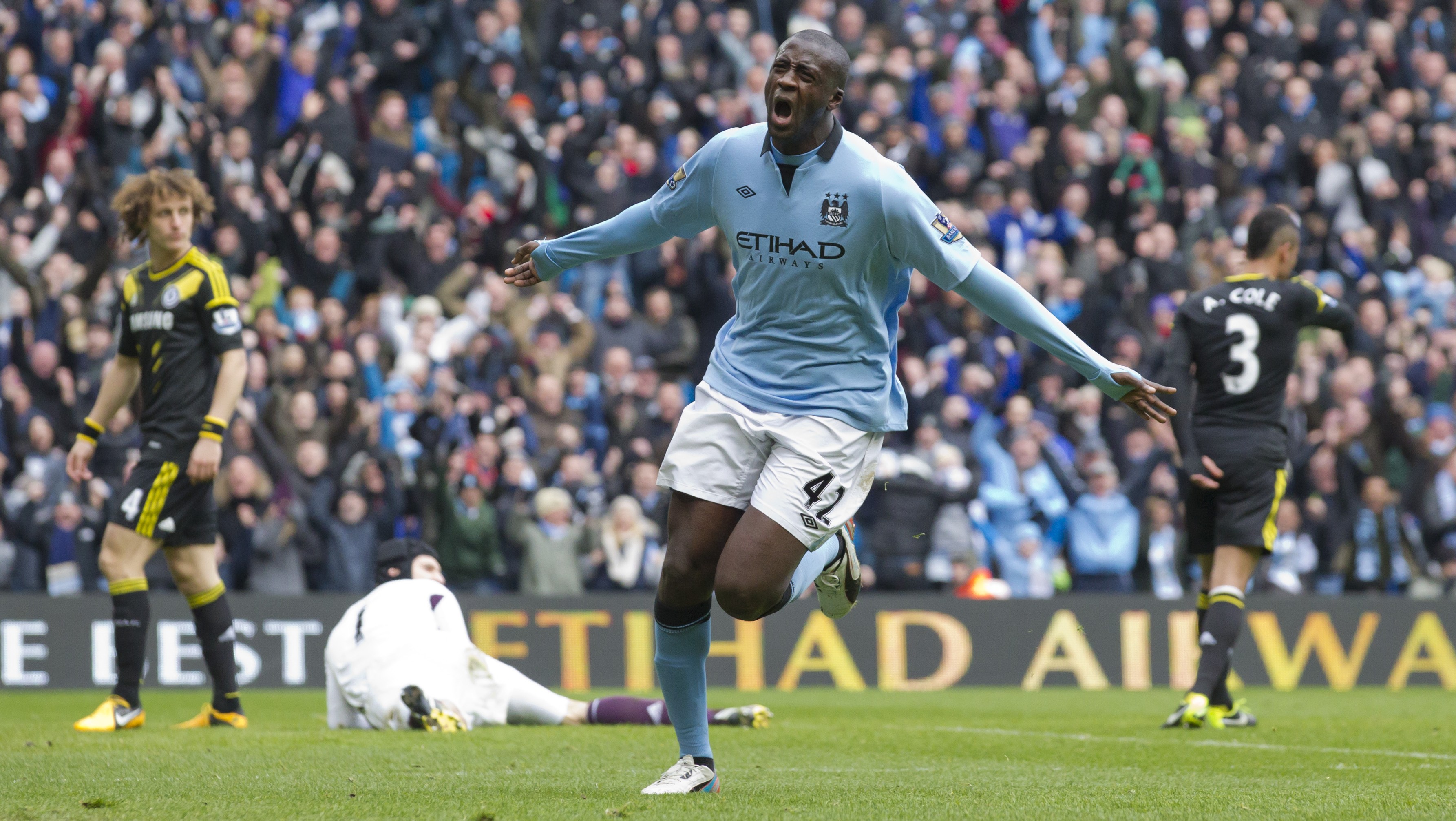 Yaya Tour&eacute;, um motor de &euro; 26 milh&otilde;es anuais. Vale tanto?