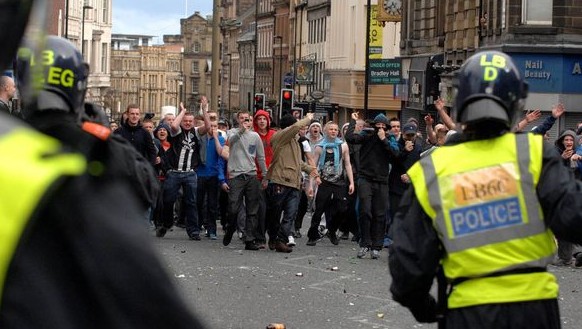 Confusão de torcedores em Newcastle acaba com 27 prisões