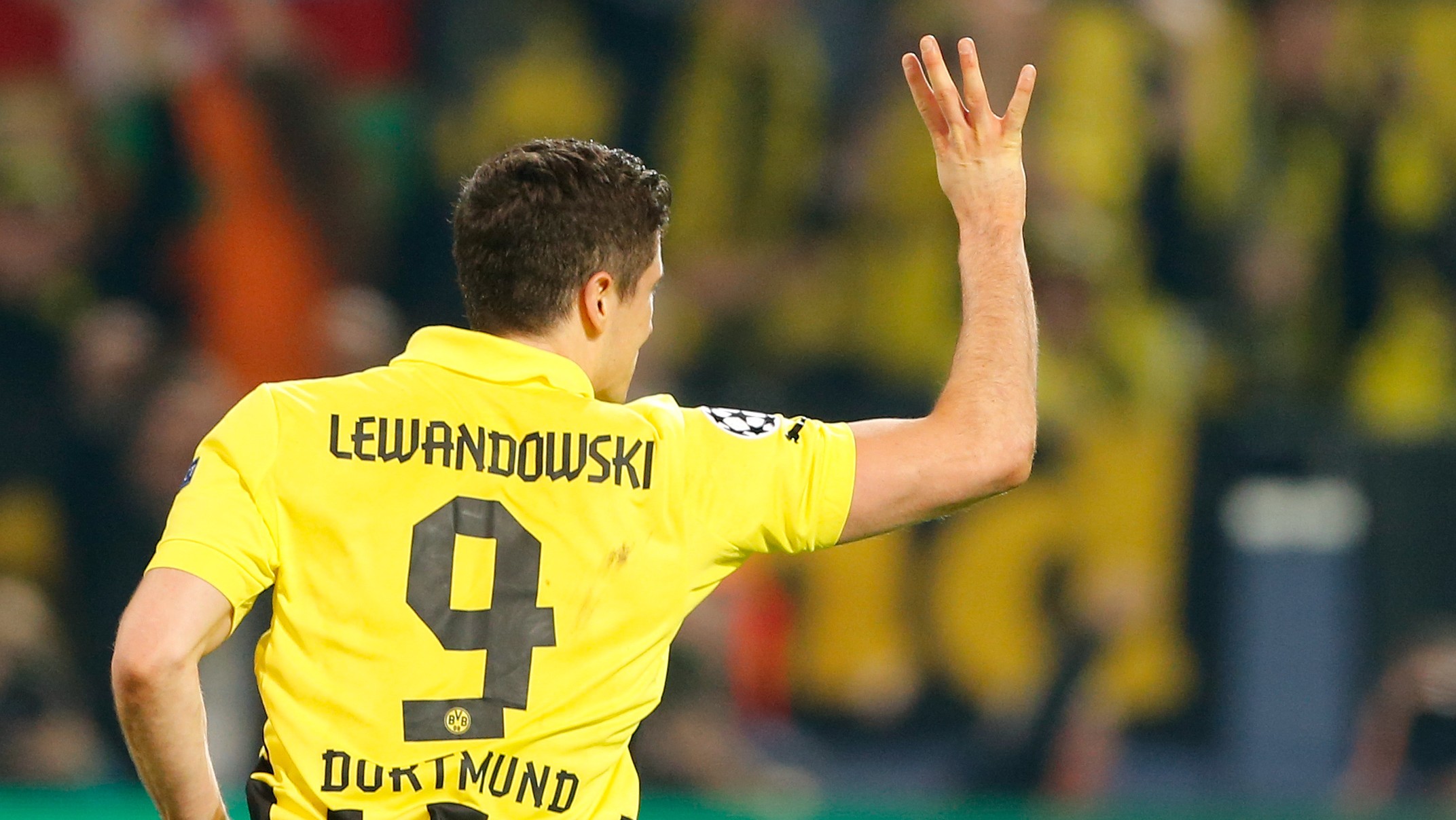 Atua&ccedil;&atilde;o e gesto emblem&aacute;ticos de Lewandowski resumem a partida de ida entre Dortmund e Real Madrid (AP Photo/Frank Augstein)