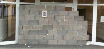 Infeliz com a diretoria do seu time? Eis um protesto inovador