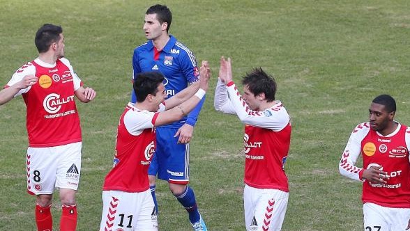 Árbitro errou, mas erros do Lyon determinaram tropeço