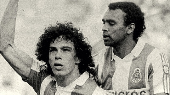 Cas&atilde;o se machucou e jogou s&oacute; seis partidas no Porto; agora, levanta pol&ecirc;mica adormecida em Portugal