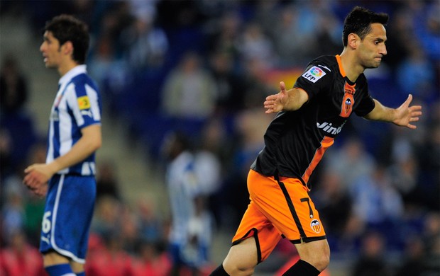 Valencia vira, mas leva empate do Espanyol na conta do ch&aacute;