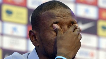 Barcelona diz não à renovação de Abidal, que será dispensado