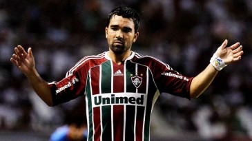 Deco, mais ausente do que presente no Fluminense